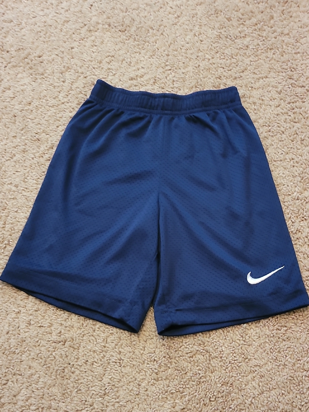 Nike Boys Dark Blue Mesh Athletic Shorts with White Swoosh SIZE 7